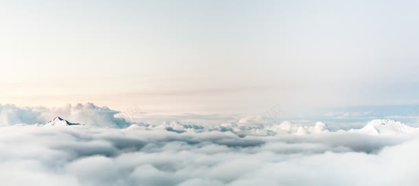 唯美白色天空海报背景jpg高清背景_新图网 https://ixintu.com 云层 云彩 图片 多云 大图 大桥 天空 层云 摄影 景观 桥梁 简约 素材 自然 蓝天 风光 风景 高清