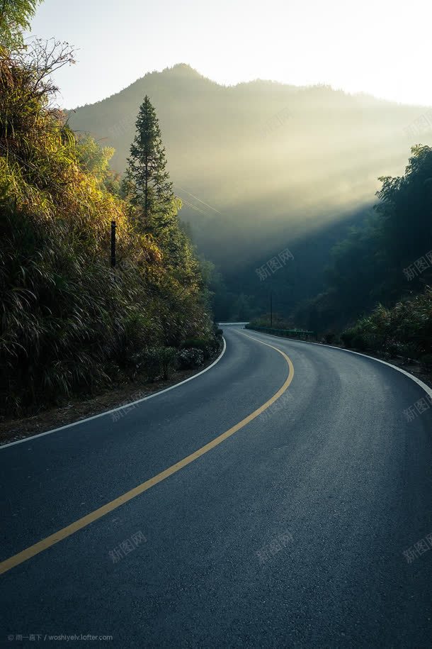蜿蜒的山间马路海报背景jpg设计背景_新图网 https://ixintu.com 山间 海报 背景 蜿蜒 马路