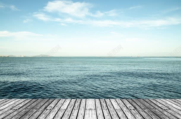碧海蓝天下的木板jpg设计背景_新图网 https://ixintu.com 木板 碧海 蓝天
