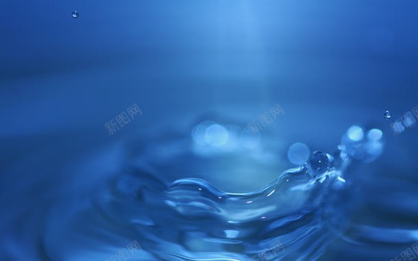 蓝色光效水珠海报jpg设计背景_新图网 https://ixintu.com 水珠 海报 蓝色