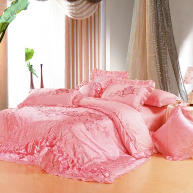 可爱粉红色床上四件套图背景
