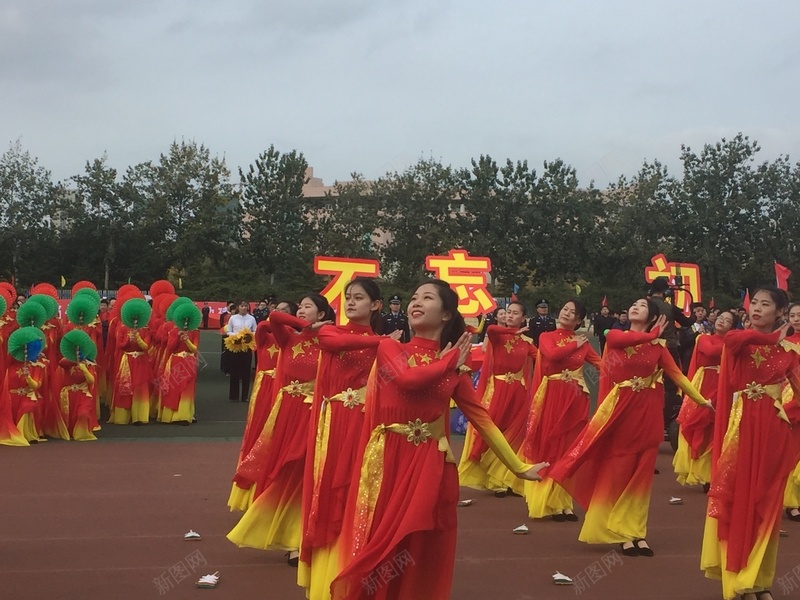 跳舞的人小姐姐jpg设计背景_新图网 https://ixintu.com 小姐姐 舞蹈 节目 表演