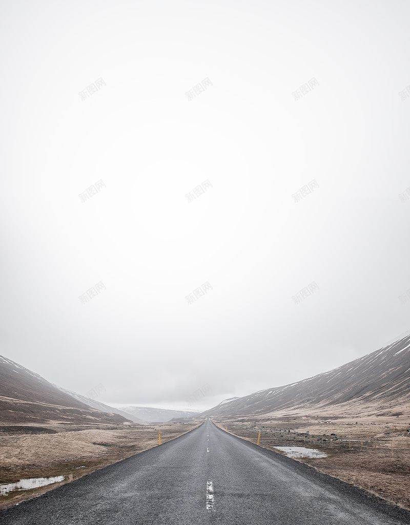 简约时尚公路广告jpg设计背景_新图网 https://ixintu.com 云海 公路 大气 广告 文艺 时尚 简约 自然风景 远山
