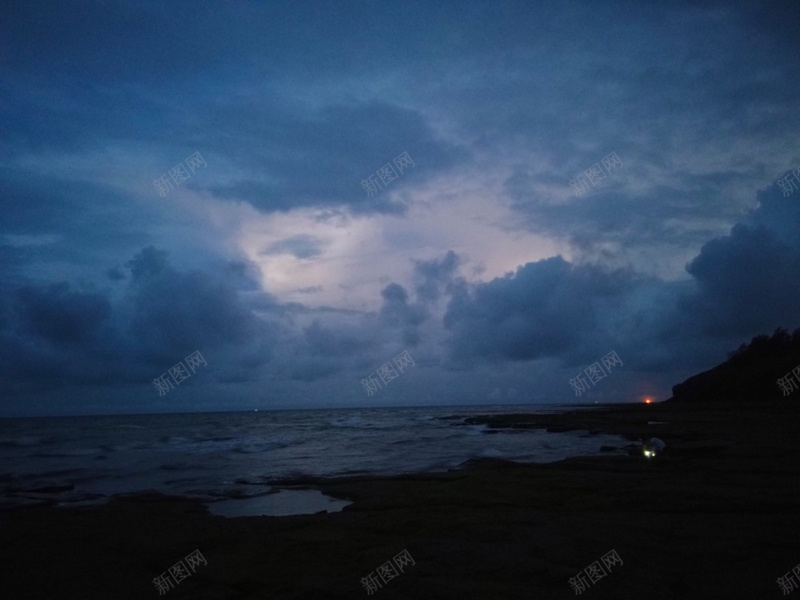 海边日出早上点jpg设计背景_新图网 https://ixintu.com 日出 早上 海 阴天
