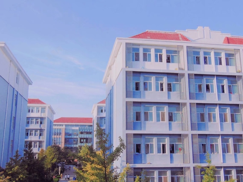 蓝色建筑清新jpg设计背景_新图网 https://ixintu.com 建筑 清新 蓝天 蓝色 风景