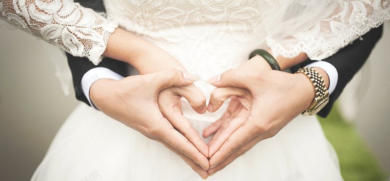 心手势jpg设计背景_新图网 https://ixintu.com 伴侣 婚礼 婚纱 心 恩爱 情人节 情侣 情感 感觉 手 手势 执子之手 摄影 浪漫 海报banner 爱 生活 白 符号 结婚 结婚照 风景