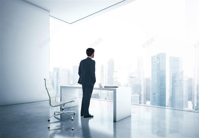 商务人士眺望窗外psd设计背景_新图网 https://ixintu.com 人物 办公室 合影 商务 城市 姿势 椅子 男人 白领 眺望 科幻 科技 窗外 站立 职场