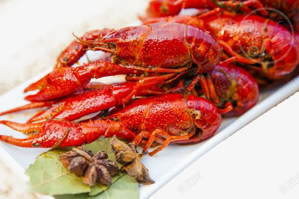 盘子里的小龙虾png免抠素材_新图网 https://ixintu.com 小龙虾 海产品 美食 食物