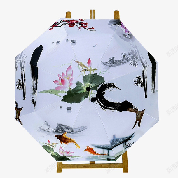 锦鲤湖畔古韵水墨伞png免抠素材_新图网 https://ixintu.com 优雅 古韵 墨染 山水 意境 水墨伞 水墨画 湖畔 荷花 诗意 锦鲤 雨伞