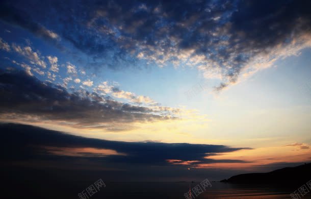 蓝天白云企业展板png免抠素材_新图网 https://ixintu.com 企业 展板 白云 蓝天