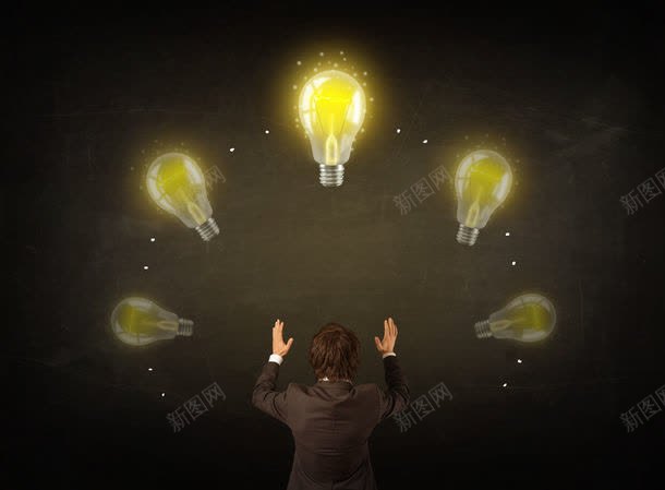 商务男士与电灯泡jpg设计背景_新图网 https://ixintu.com 其它类别 商务人士 商务男士 商务男士与电灯泡图片 商务男士与电灯泡图片素材下载 图片素材 电灯泡 白炽灯 职业人物 职业男性 背景花边