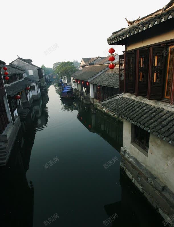 周庄沿河住宿png免抠素材_新图网 https://ixintu.com 中国风建筑 古镇风景 周庄古镇