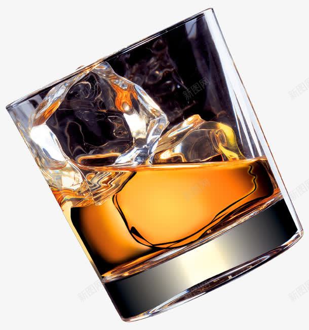 玻璃酒杯冰块洋酒png免抠素材_新图网 https://ixintu.com 冰块 洋酒 玻璃酒杯