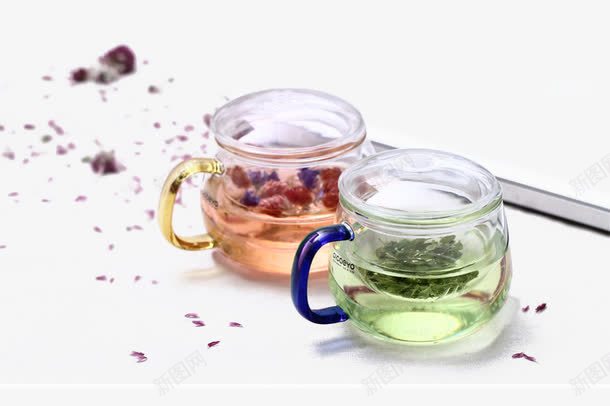 两杯清茶png免抠素材_新图网 https://ixintu.com 品味 特价 玻璃杯 第二杯半价 绿茶