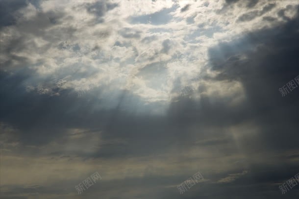 天空云层透光空洞jpg设计背景_新图网 https://ixintu.com 云层 天空 空洞 透光