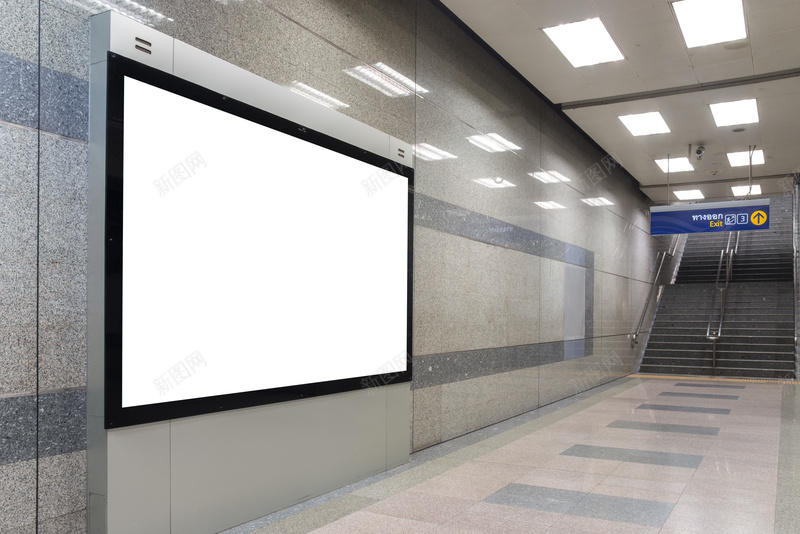 在通往出口通道上的广告牌jpg设计背景_新图网 https://ixintu.com PPT灰色 出口 广告牌 通道