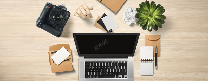 商务办公桌bannerpsd设计背景_新图网 https://ixintu.com 信封 办公桌面 商务背景banner 手 植物 相机 相片 笔记本 笔记本电脑 钢笔