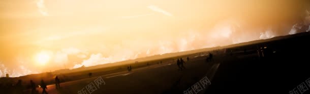 秋季上市淘宝男装banner壁纸jpg高清背景_新图网 https://ixintu.com 唯美 沙滩 海报 素材 色彩