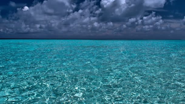 水面海洋乌云jpg设计背景_新图网 https://ixintu.com 乌云 水面 海洋
