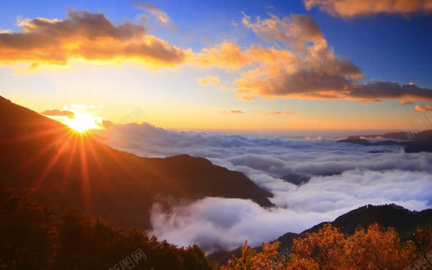 日光云朵宽屏背景jpg设计背景_新图网 https://ixintu.com 云朵 日光 背景