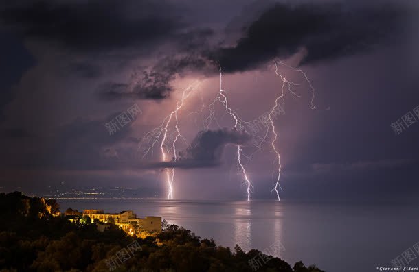 紫色天空雷电大海jpg设计背景_新图网 https://ixintu.com 大海 天空 紫色 雷电