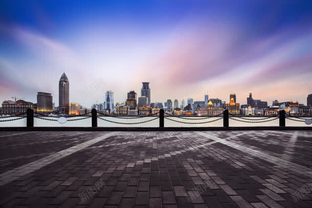 蓝紫色天空宁静城市jpg设计背景_新图网 https://ixintu.com 城市 天空 宁静 紫色