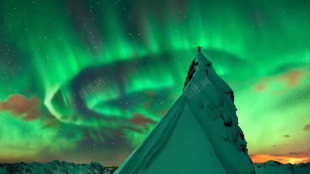 绿色天空夕阳雪山jpg设计背景_新图网 https://ixintu.com 夕阳 天空 绿色 雪山