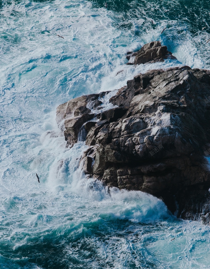 雷耶斯点的海浪jpg设计背景_新图网 https://ixintu.com 大海 无污染 无版权 水浪 水花 水资源 波浪 海洋 海浪 蓝色 雷耶斯点 雷耶斯点的海浪 青澈的水