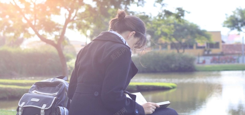 学习美女bannerjpg_新图网 https://ixintu.com 大学生 学习 摄影 海报banner 美女 美女banner 风景