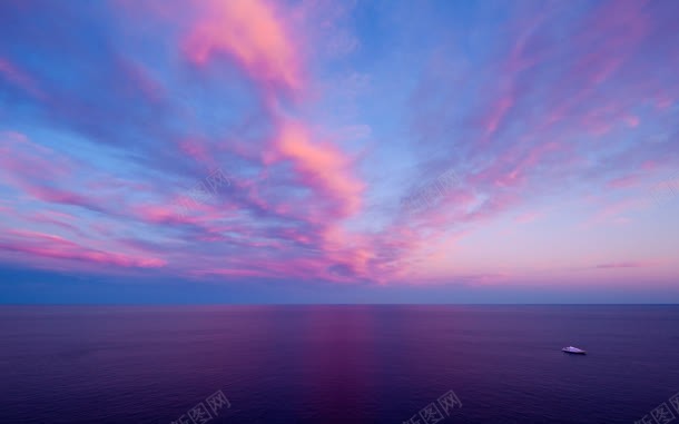 紫色云朵大海海报背景jpg设计背景_新图网 https://ixintu.com 云朵 大海 海报 紫色 背景