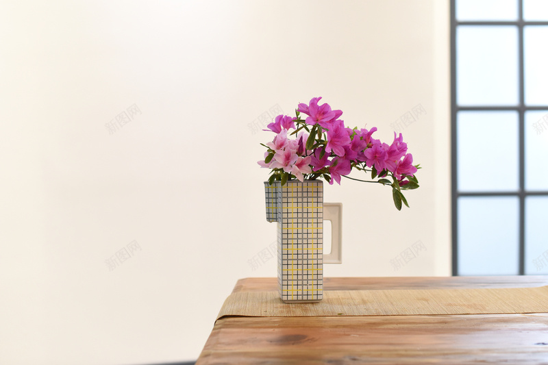 家居木桌盆栽花朵清新背景jpg设计背景_新图网 https://ixintu.com 客厅 家居 摆件 木桌 清新 盆栽 简约 素雅 背景 花朵