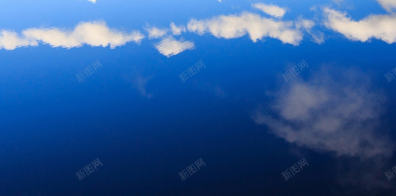 宽屏VIVO风景H5背景jpg_新图网 https://ixintu.com H5 h5 云朵 大海 天空 摄影 树林 蓝色 风景