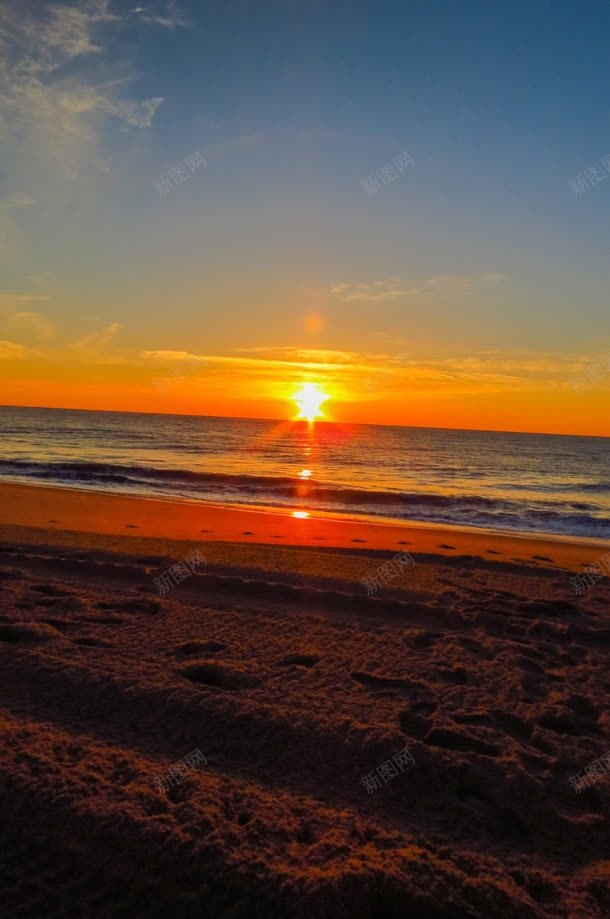海滩上的夕阳海报背景jpg设计背景_新图网 https://ixintu.com 夕阳 海报 海滩 背景