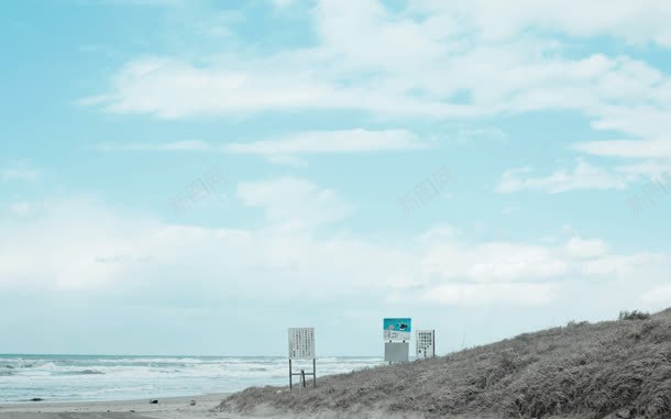 蓝天海浪土坡海报背景jpg设计背景_新图网 https://ixintu.com 土坡 海报 海浪 背景 蓝天