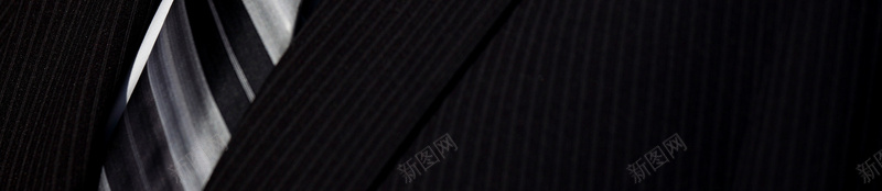 高端黑色西服海报psd设计背景_新图网 https://ixintu.com 成衣 时装店海报 时装设计 服装设计 礼服 礼服创意海报 礼服制作 礼服订制 高档礼服海报 高端礼服