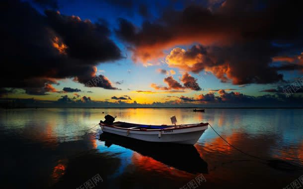 黄昏水面小船海报背景jpg设计背景_新图网 https://ixintu.com 小船 水面 海报 背景 黄昏