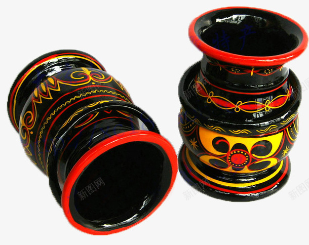 两只彝族花纹的器皿png免抠素材_新图网 https://ixintu.com 两只 古器皿 器皿 图案 彝族 彝族花纹 木漆 木花纹 漆器 纹样 花纹
