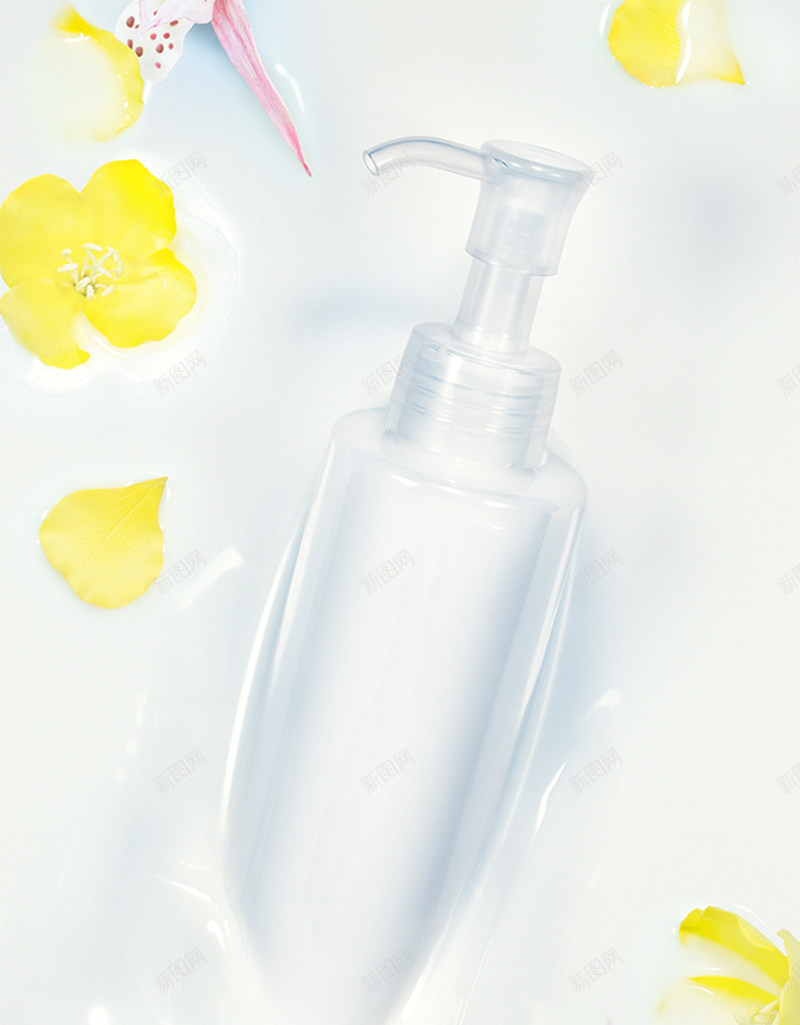 小清新文艺化妆品广告背景图psd设计背景_新图网 https://ixintu.com 乳白色 化妆品 小清新 广告 文艺 温暖 牛奶 素材 背景图 花