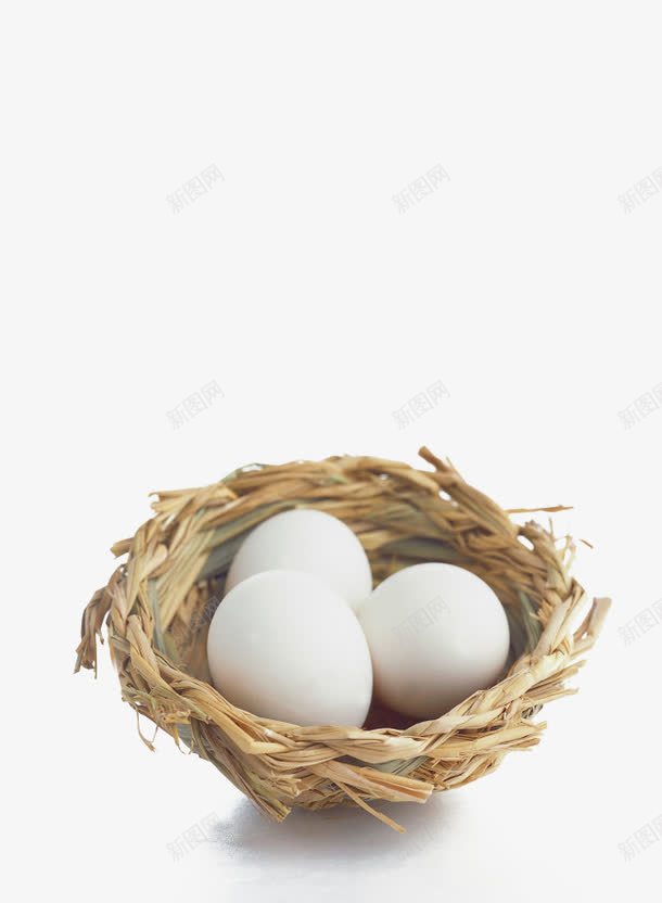 装在篮子里的三个鸡蛋png免抠素材_新图网 https://ixintu.com 元素 实拍 篮子 篮子里的鸡蛋 鸡蛋