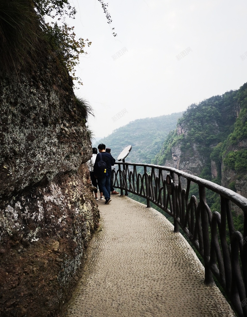 新昌十九峰栈道jpg设计背景_新图网 https://ixintu.com 十九峰 古道 山 新昌 旅行 植物 穿岩 风景
