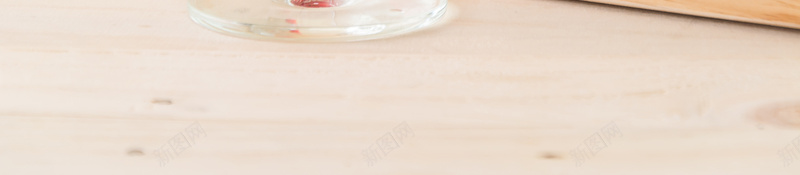清新简约夏日西瓜汁平面广告jpg设计背景_新图网 https://ixintu.com 夏日 平面广告 杯子 清新背景 清爽 简约背景 西瓜汁 饮料 鲜榨果蔬