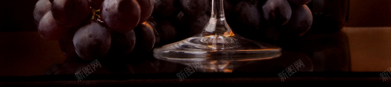 红酒酒瓶葡萄酒水饮料背景素材jpg设计背景_新图网 https://ixintu.com 红酒 葡萄 酒水 酒瓶 饮料 葡萄酒 葡萄酒杯 品质 酒水背景