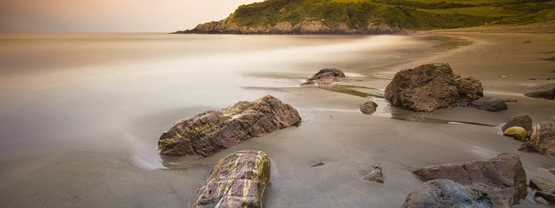 唯美海滩摄影背景jpg设计背景_新图网 https://ixintu.com 唯美 摄影 海岛 海岛小船 海报banner 海滩 石头 风景