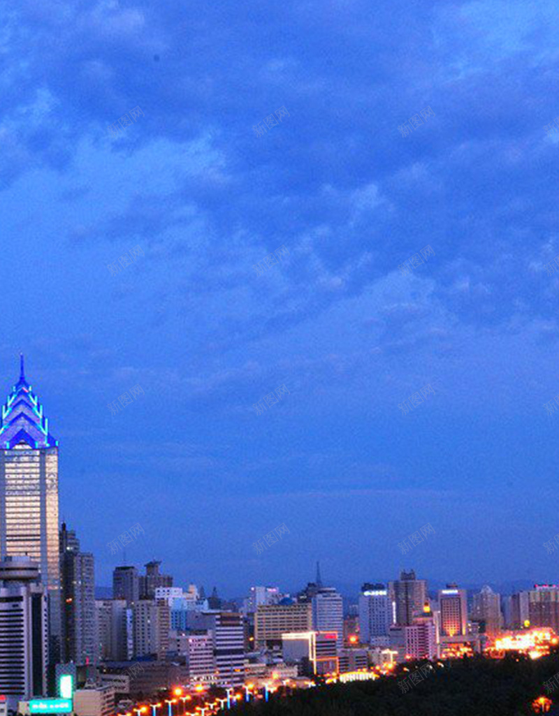 傍晚的城市夜景H5背景jpg设计背景_新图网 https://ixintu.com H5 H5背景 傍晚 城市 城市夜景 小清新 文艺 简约 黄昏夜景