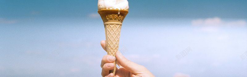 手举冰淇淋背景背景