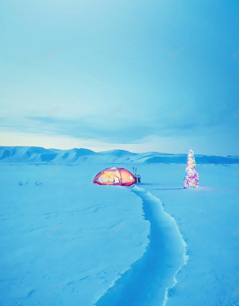 简约蓝色雪景H5背景素材jpg设计背景_新图网 https://ixintu.com 蓝色 简约 雪景 帐篷 树木 H5 安静 平静 摄影 风景