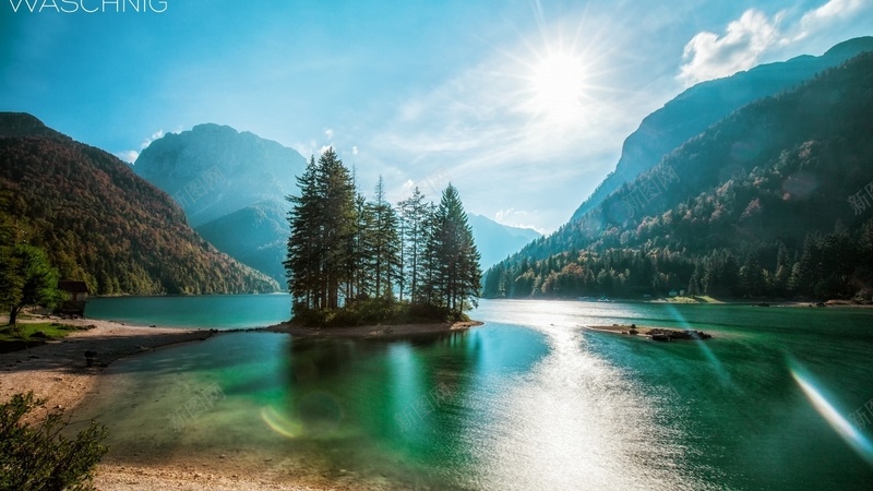 小岛湖水jpg设计背景_新图网 https://ixintu.com 小岛 湖水 光线 背景