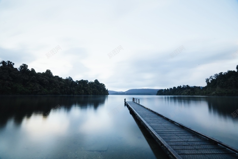 湖边小桥山水jpg设计背景_新图网 https://ixintu.com 湖水 小桥 天空 山水