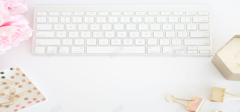 白色键盘附近的装饰物品jpg设计背景_新图网 https://ixintu.com 物品 白色 盒子 装饰 键盘 开心 快乐 海报banner