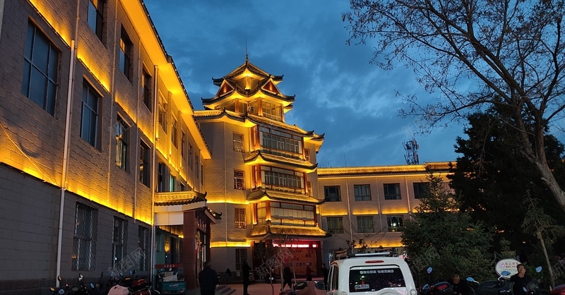 夜晚街拍景色jpg设计背景_新图网 https://ixintu.com 夜色 建筑 清凉 初春